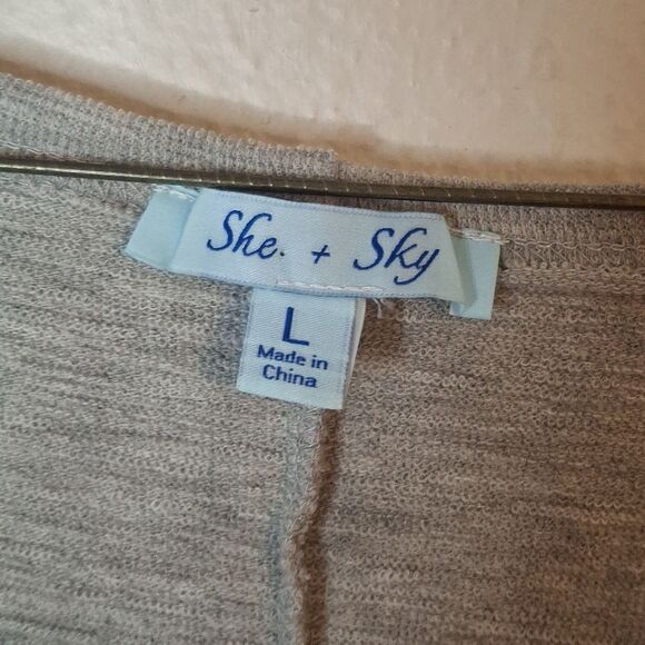 She + Sky Heather Gray Twist Front Blouse size large - Picture 2 of 6